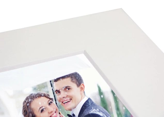 White Tyndell Portfolio Mat 5x7, 7x10, 8x10, 8x12.