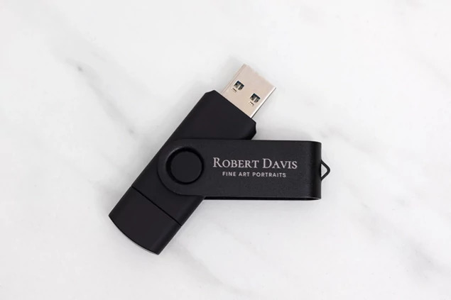 Black Tyndell Dual Swivel Flash Drive 3.0 USB and USB Type C 16GB