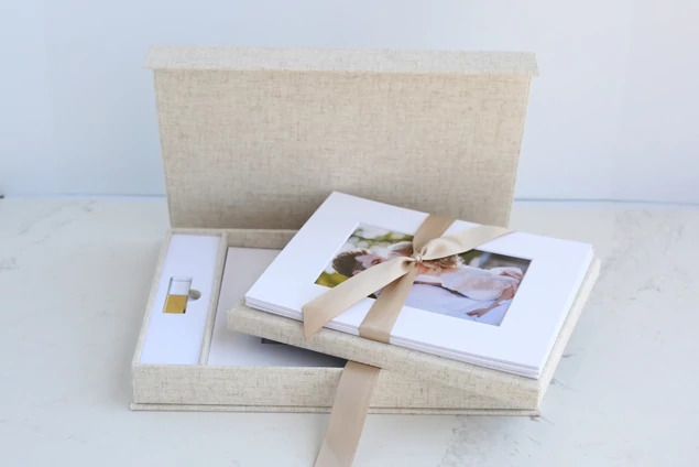 Linen with white interior Tyndell Fabric Flash & Print Box 8x10.