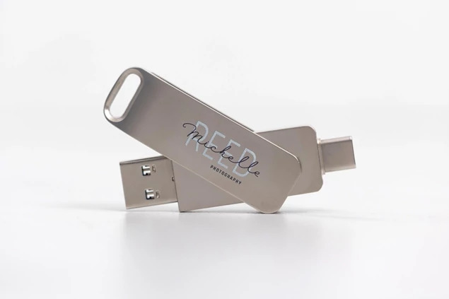 Silver Aluminum Tyndell Dual Swivel Metal Flash Drive 3.0 USB and USB Type C 16GB