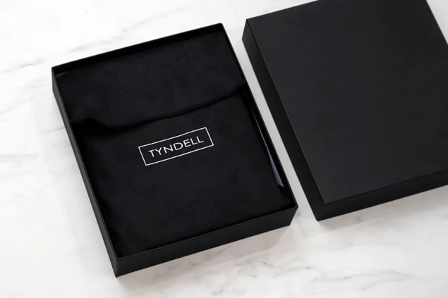 Side loading slip in Black/Black Tyndell Camden Album 4x6, 5x7, 8x10 5, 10 15, or 20 pages presentation box.